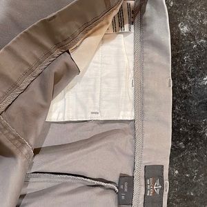 Dockers Iron Free Khaki